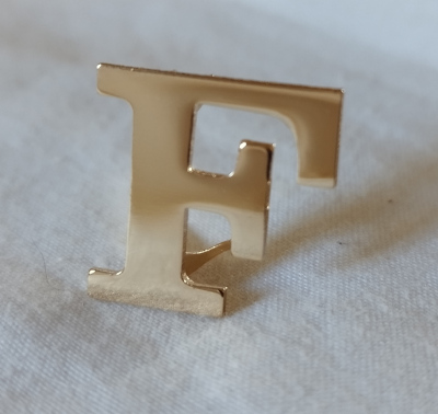 Metal Letter - 'F' - Gilt (20mm) - Click Image to Close